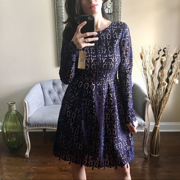 ✨NEW✨Cremieux Lace Dress - Picture 2 of 8